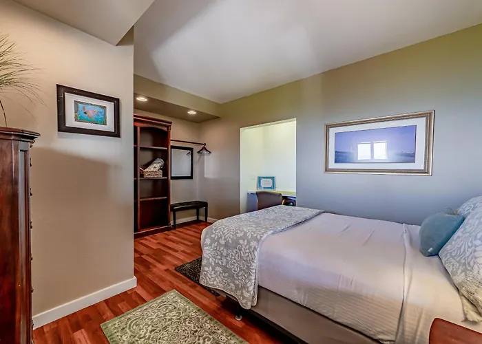 Whale Rock Suites